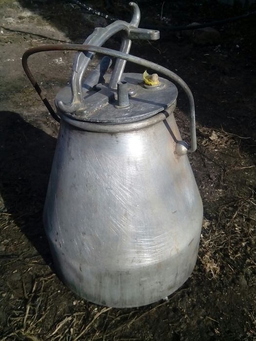 Продам алюминиевый бидон
