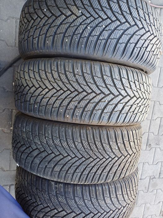 Гуми 215/55/17 Фаярстоун