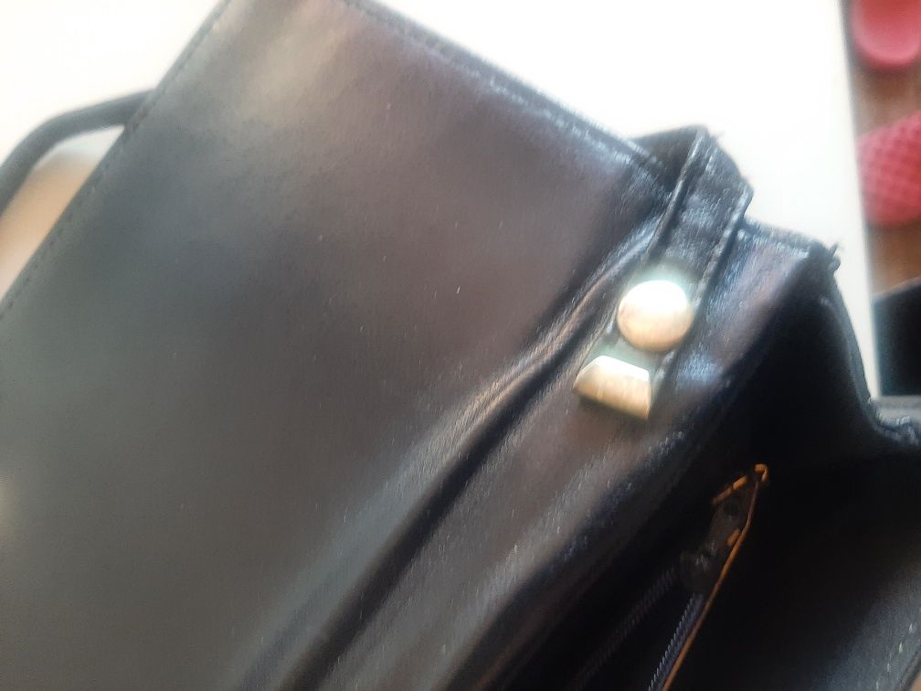 Дамска чанта със сваляща се дръжка
