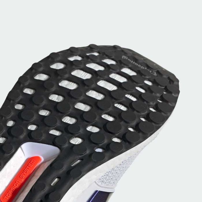 Оригинални дамски маратонки * ADIDAS ULTRABOOST DNA *