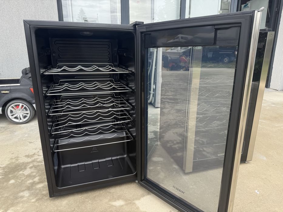 Малка хладилна витрина