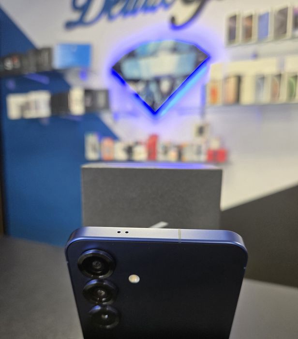 Samsung S25 / Navy / 128 GB / DeluxGSM