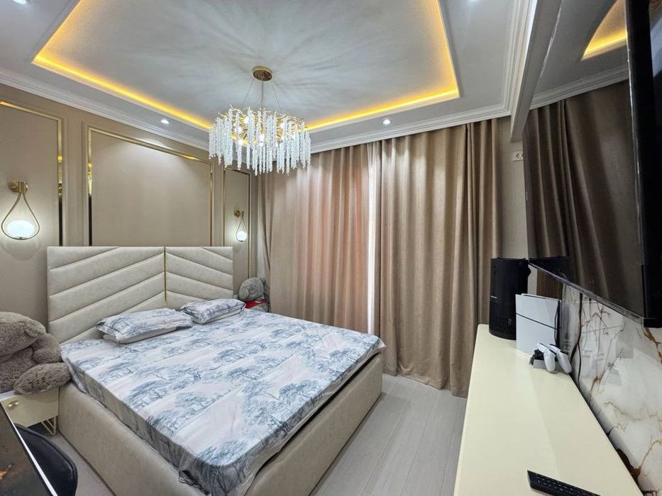 Mirobod Oybek metrosi yaqinida 1 xonali sherglikka kvartira bor