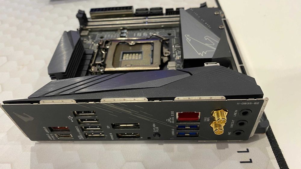 Placă de bază Gigabyte Z490I AORUS Ultra – Socket LGA 1200, Mini-ITX