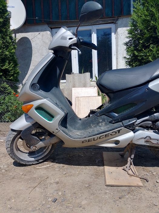 De vânzare scuter Peugeot de 110cc2t