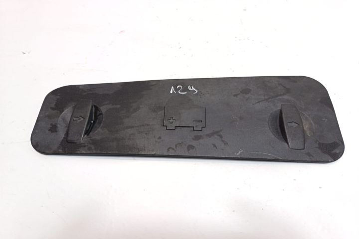 Capac acumulator / baterie 3B1819422A Volkswagen VW Passat B5.5 (face