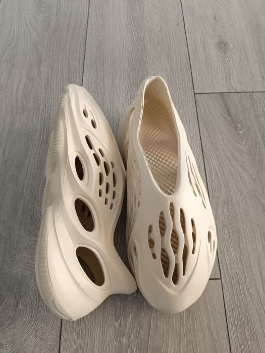 Foam runners inspirat de un brand de succes