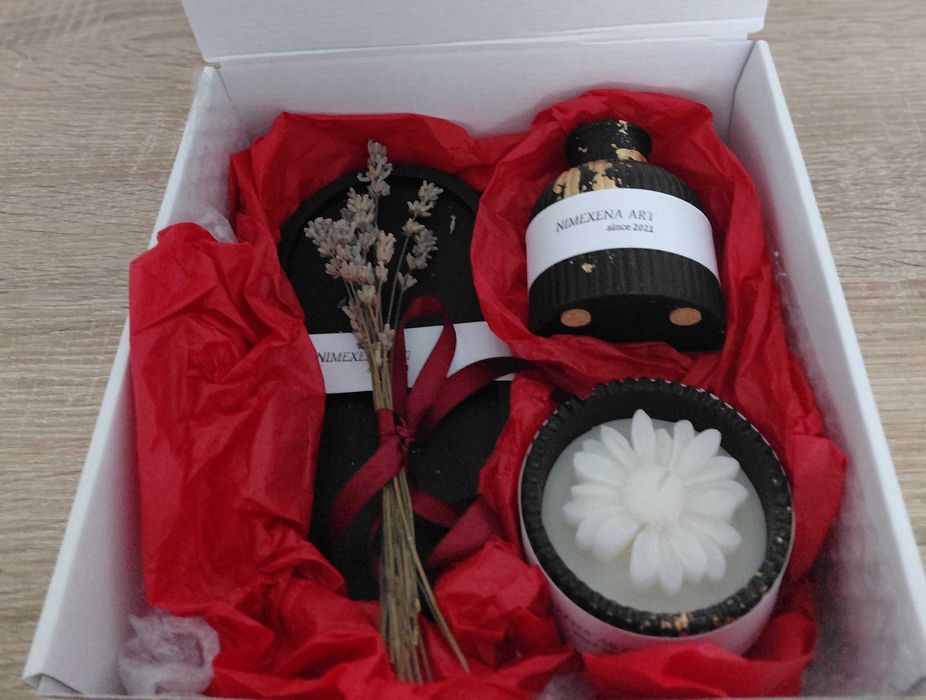 Lavender edition - Black and Gold