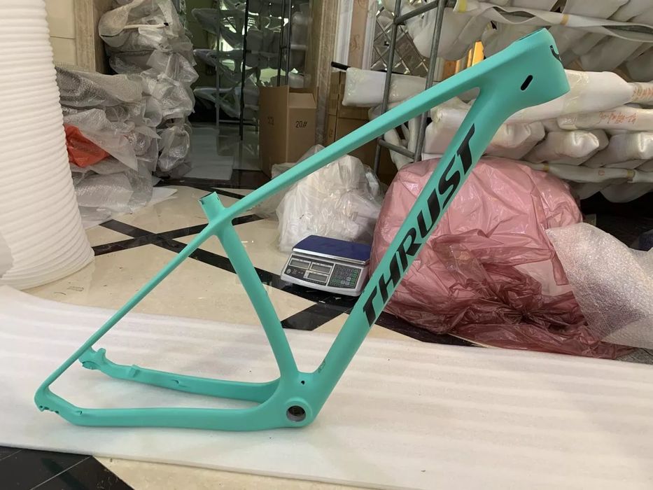 Продам карбоновую раму с гарнитурой