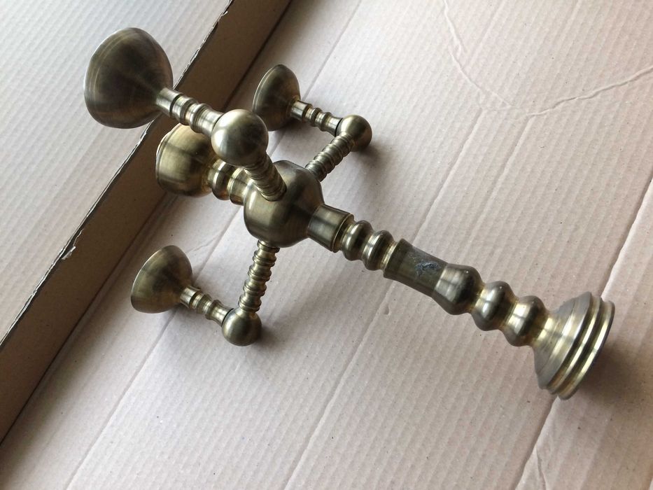 Стар свещник от месинг тежък и масивен