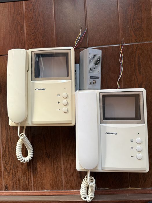 Старый домофон можно на запчасть