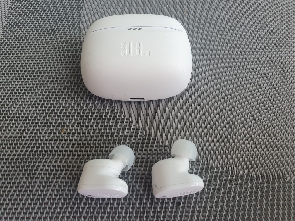 JBL Tune buds 2 bluetooth слушалки