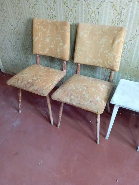 Стулья и табуретки