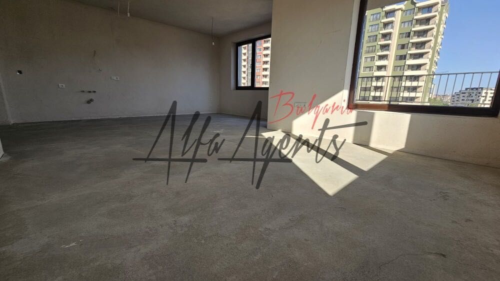 Просторен апартамент в елитен комплекс във Варна. Победа