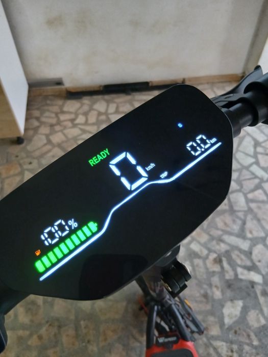 Trotineta electrica noua