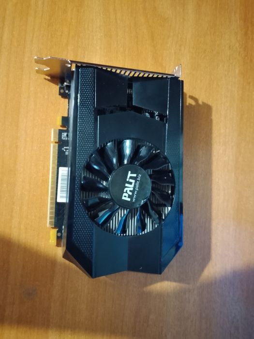 GTX 650 2 ГБ GDDR5

Архитектура: Kepler (GK107)

CUDA‑ядра: 38