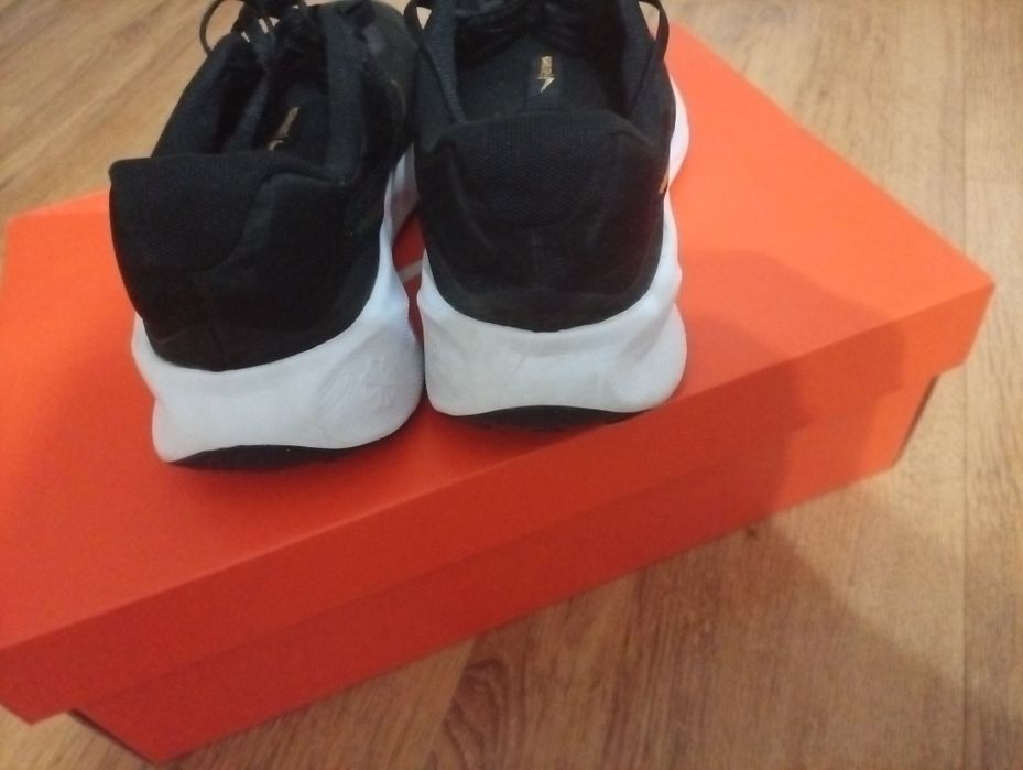 Оригинални маратонки Nike