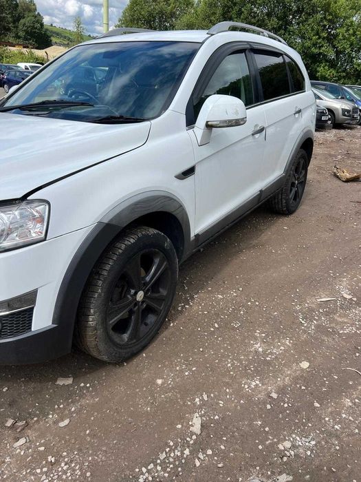 Dezmembrez chevrolet captiva 2.2cdti cod LNQ,Z22D1 FARURI XENON