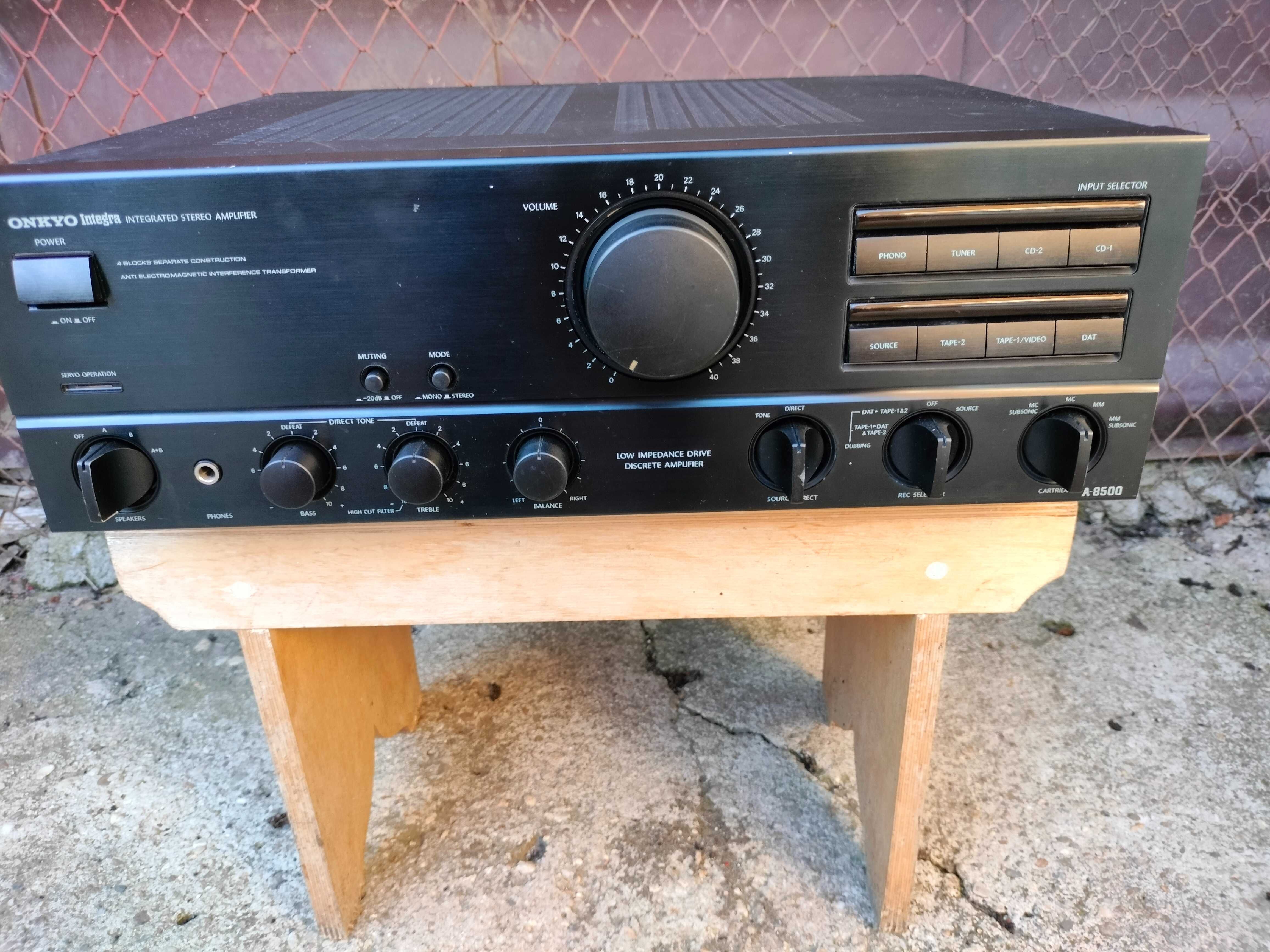 onkyo a8500 vintage transport inclus