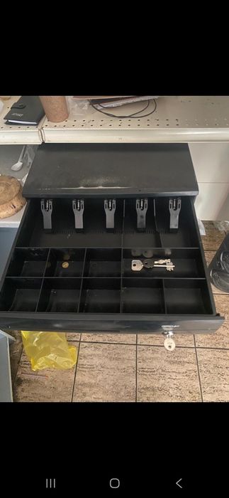 Сеиф Денежныи ящик