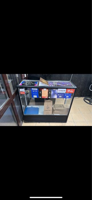 Продам 3 витрины срочно