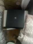 Ps4 pro in stare buna + 3 jocuri pe CD si inca 2 descarcate