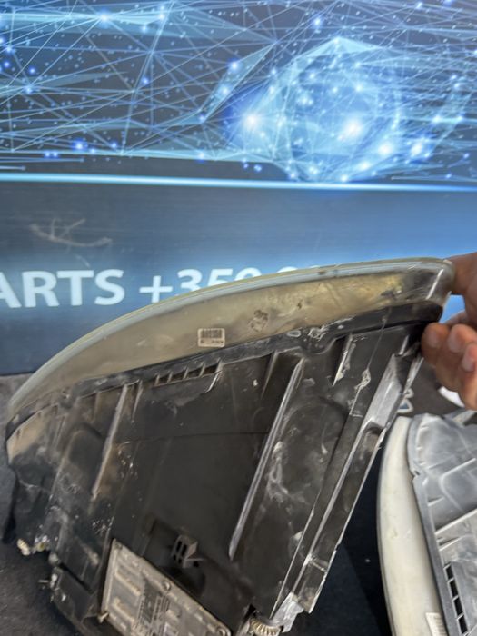 Фарове фар VW Touareg Xenon Valeo оборудван ксенон