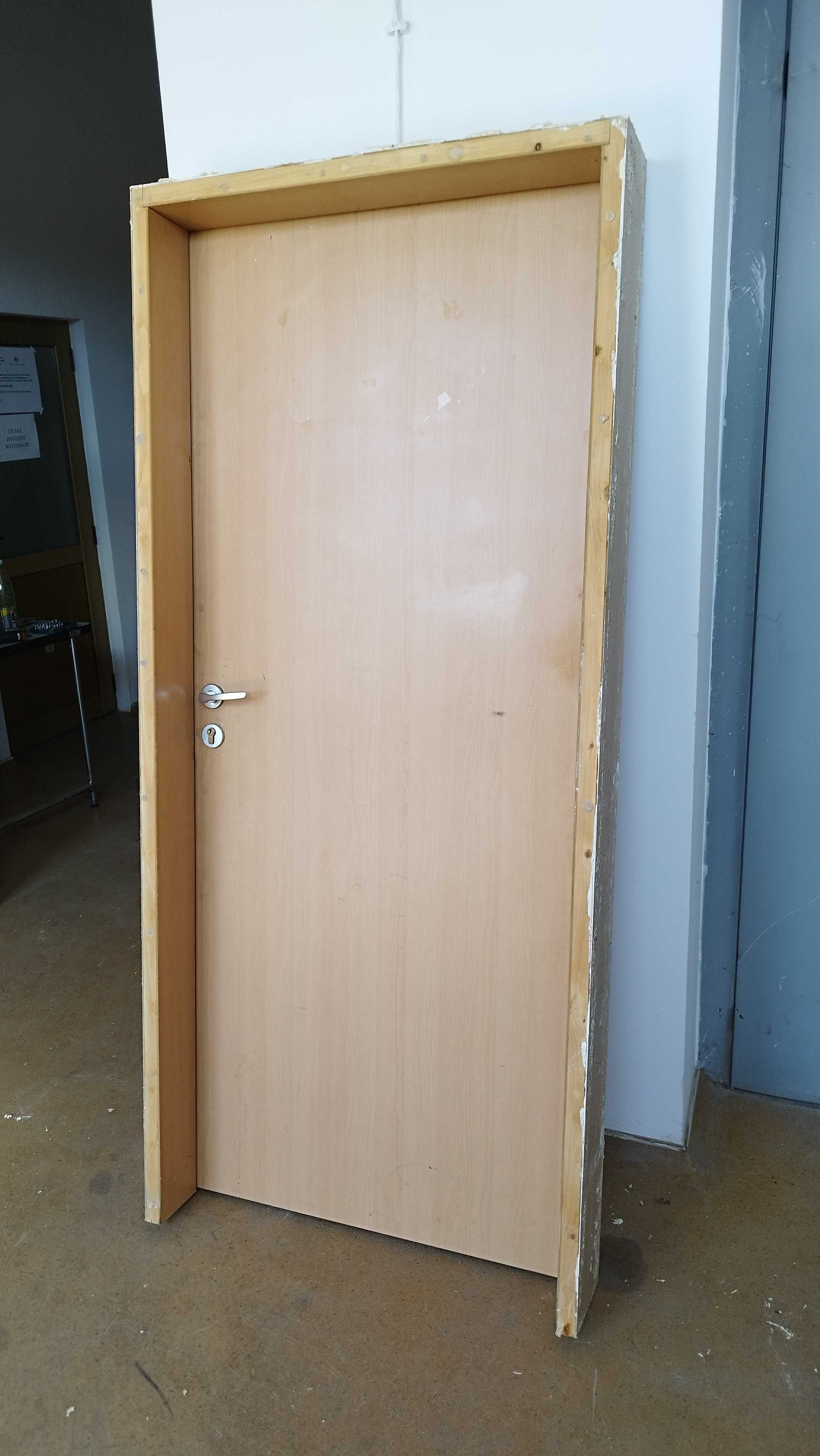 Врати таблени с каса брави и дръжки с ключ 3 бр 80/90 - 199см
