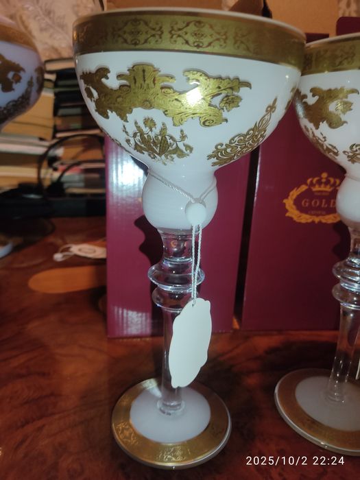 Чақ чук вазалари 8 та оқ бор. Богема