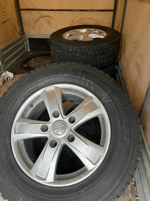 Продам диски и зимнюю резину
