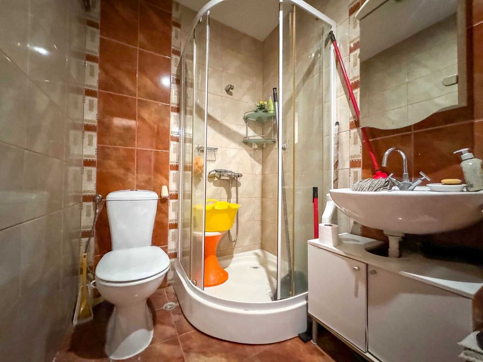 Тристаен апартамент за продажба в ж.к. Лазур.