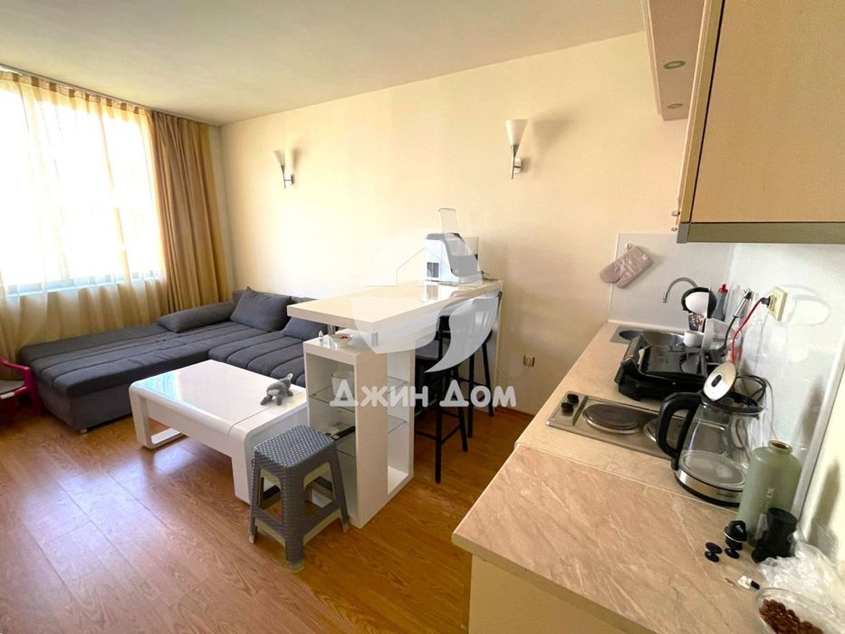 Продава се Тристаен апартамент в к.к. Слънчев бряг - 85 кв.м за 965 €/кв.м - Снимка #1