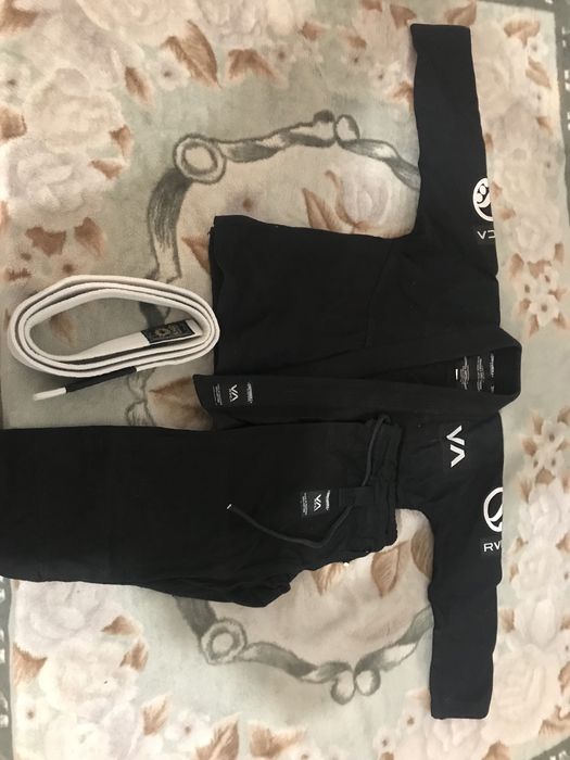 Срочно продам!!!Новое кимоно для бразильского джиу джитсу,оригинал