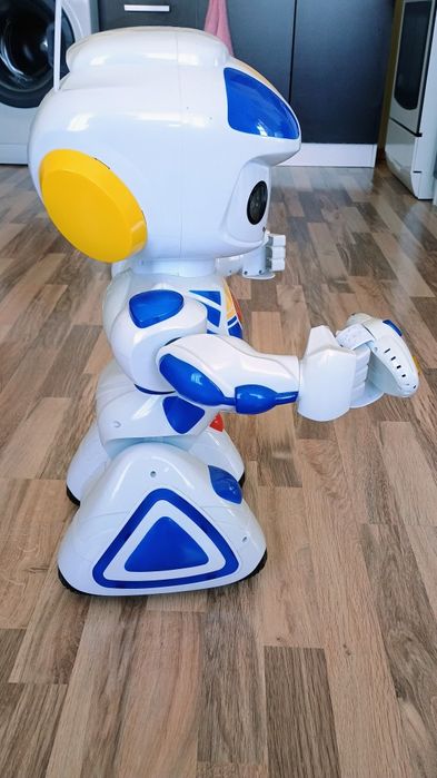 Робот Емилио /Интерактивна играчка/
