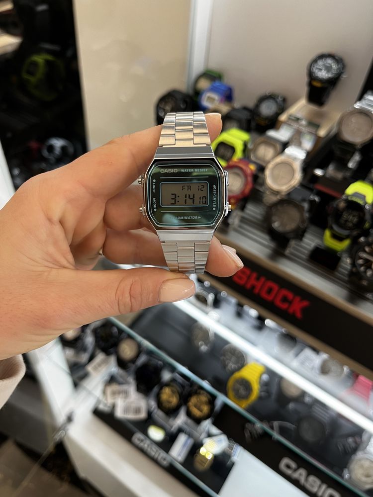 Часовник Casio A168WEM-2EF