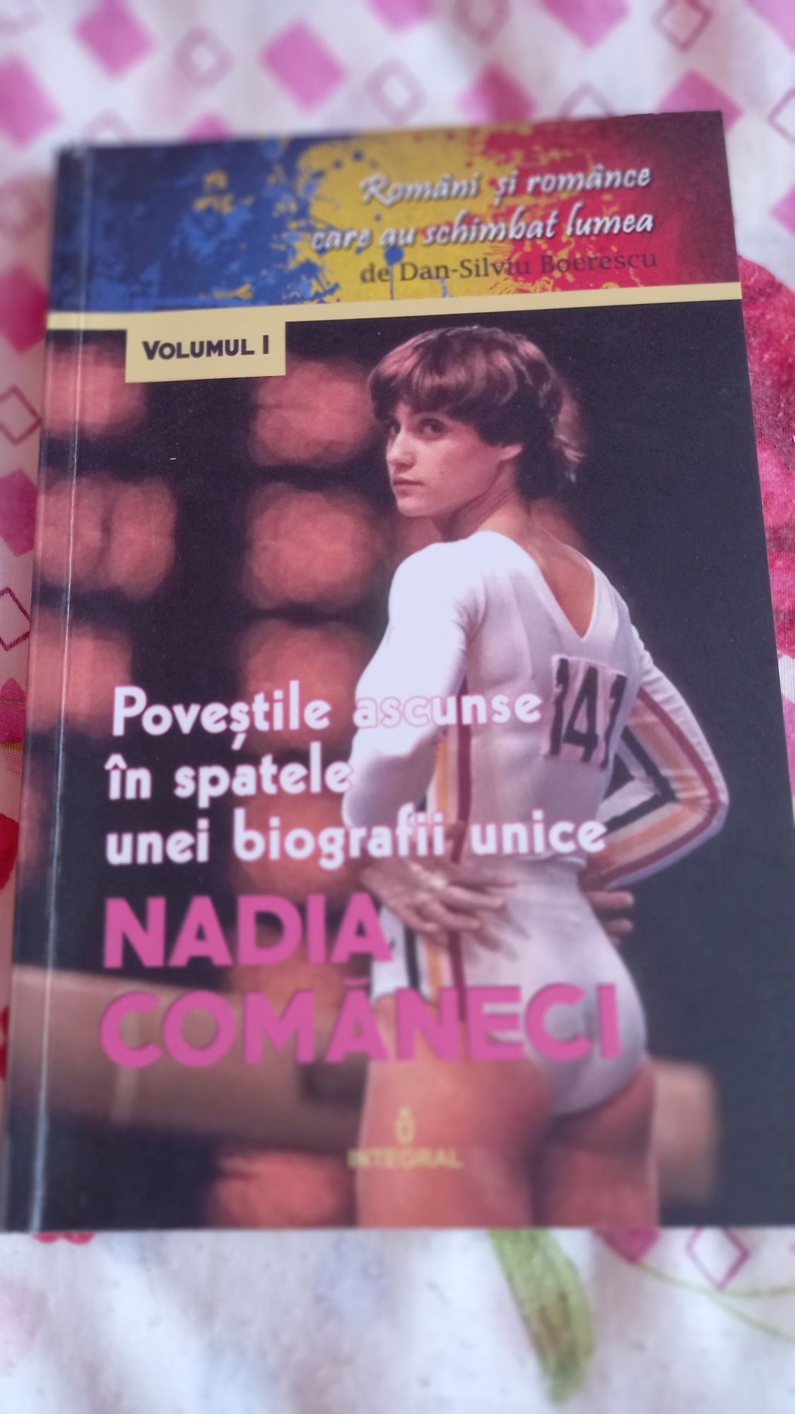 Vand carte noua - Nadia Comaneci