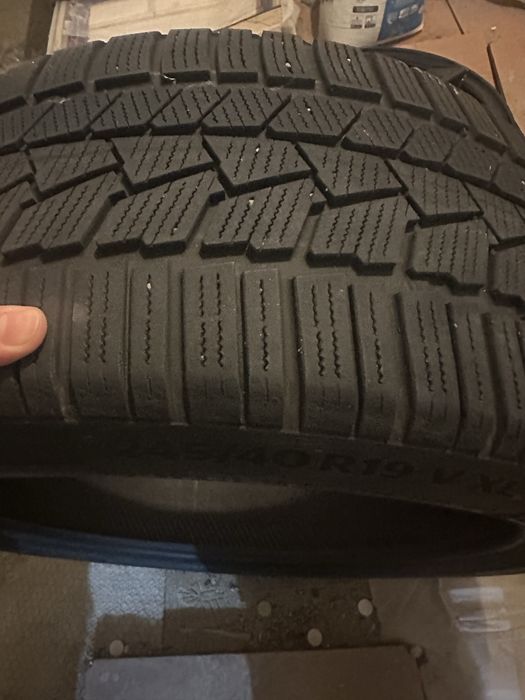 Anvelope iarna 245 / 40 R19 XL Continental