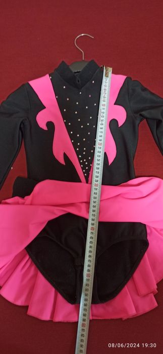 Рокля за фигурно пързаляне