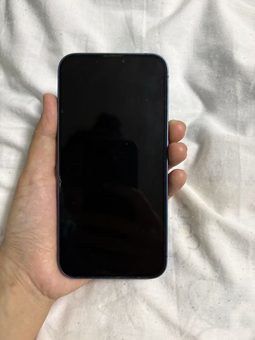 Продам айфон 13