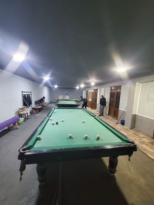 Biliard stollari sotiladi 2 tasi kiylari bilan birga