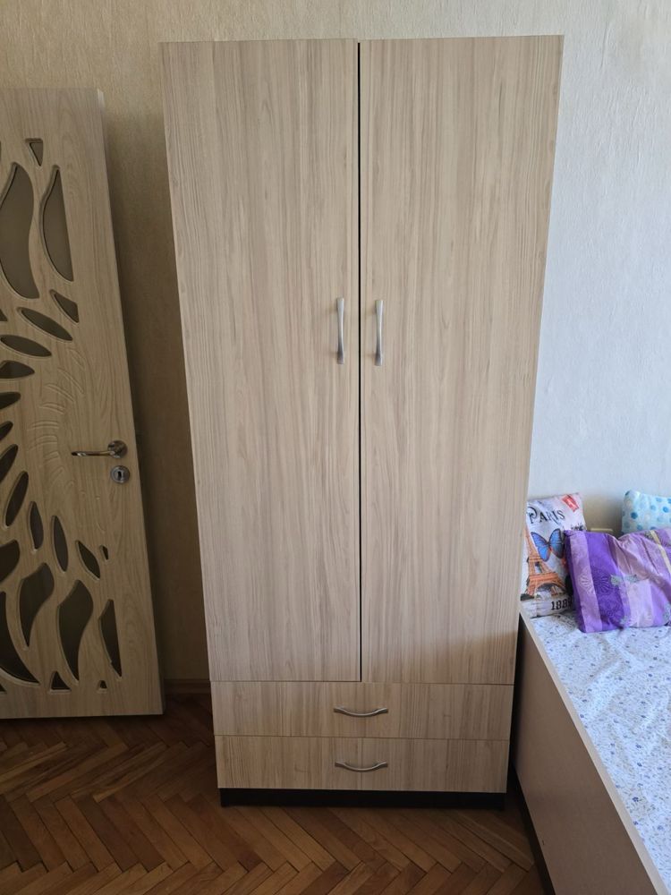 Спешно! Легло и гардероб.