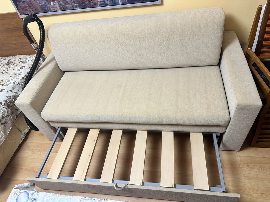 Разтегателен диван