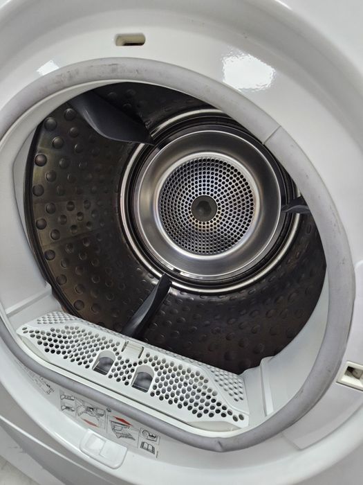 Сушилня AEG T67680IH3 клас: ААA+++ 8кг 400W с термопомпа