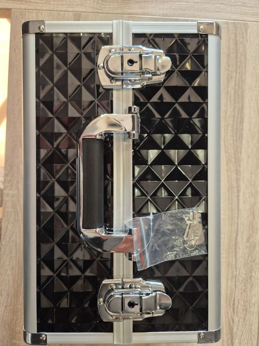 Vând geanta voiaj cosmetice