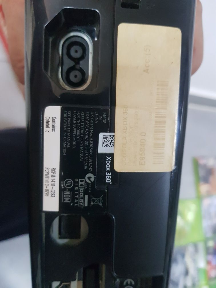 Vand nu schimb xbox 360 fara joystick-uri