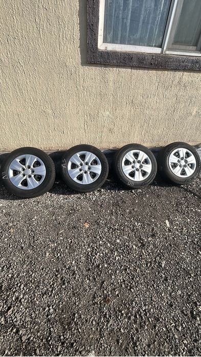 Комплект летние шины 195/65/15 с железными дисками 5x114.3