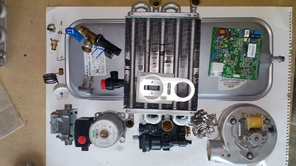 Ferroli Domiproject F24D Fluxostat Ventilator Vas expansiune Pompa