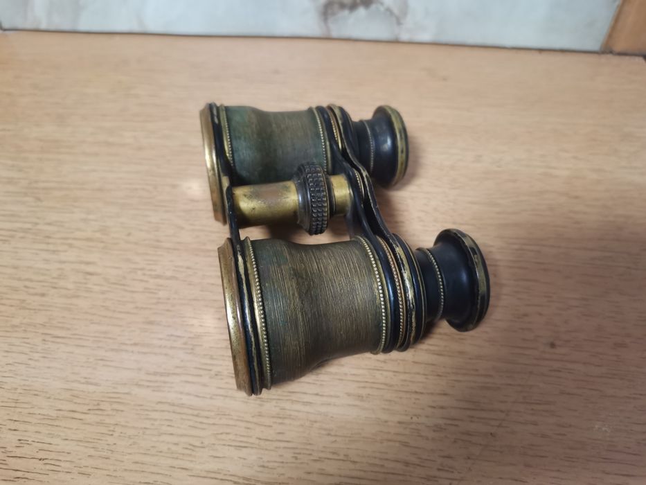 Binoclu alama vechi
