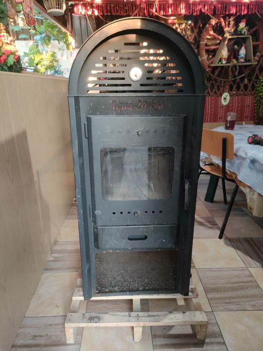 Vând termoșemineu