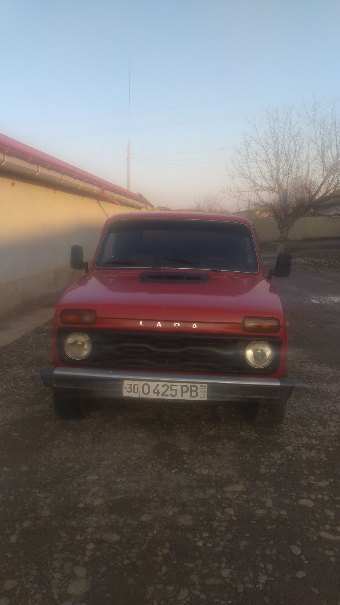 Vaz 21011 vaz 2106 vaz 2121 niva moshinalar sotiladi
